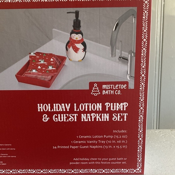 BNIB-3 Piece Set- Ceramic Penguin Soap Pump, 24 Hand Towels & Ceramic Towel Tray - Picture 7 of 16